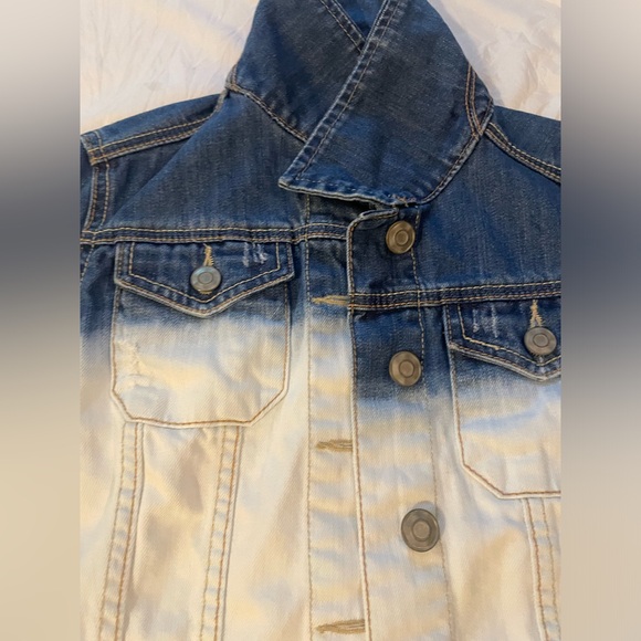 Bethany Mota ❤️ Cropped Faded Jean Jacket P/S with a FREE XS FAMILY TANK 👀 - Picture 2 of 14